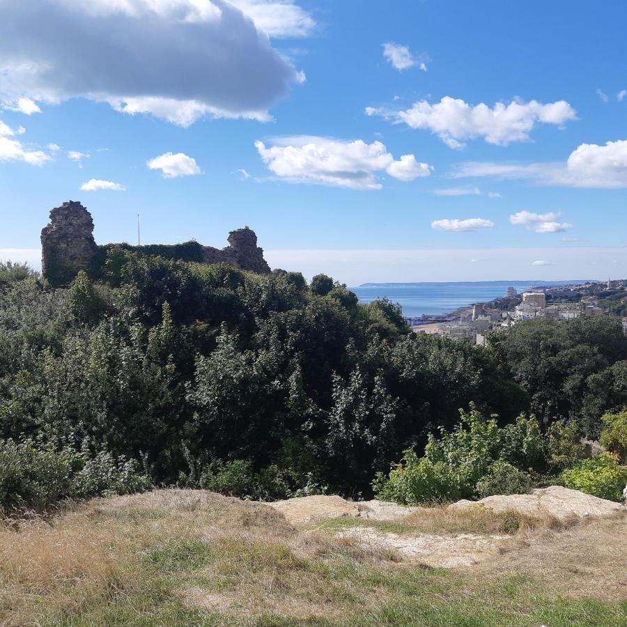 West Hill Retreat Seaview Balcony Chic Loft Studio & Free Parking Hastings Buitenkant foto