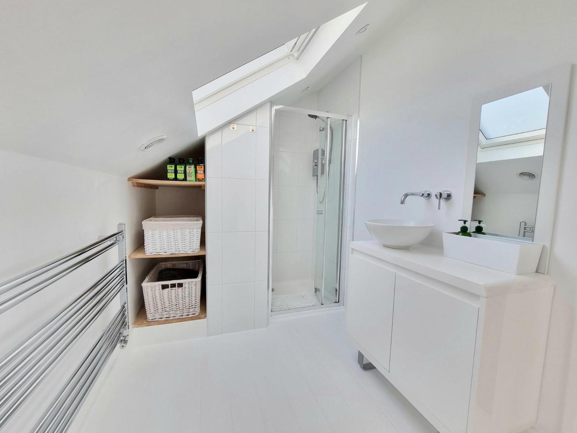 West Hill Retreat Seaview Balcony Chic Loft Studio & Free Parking Hastings Buitenkant foto