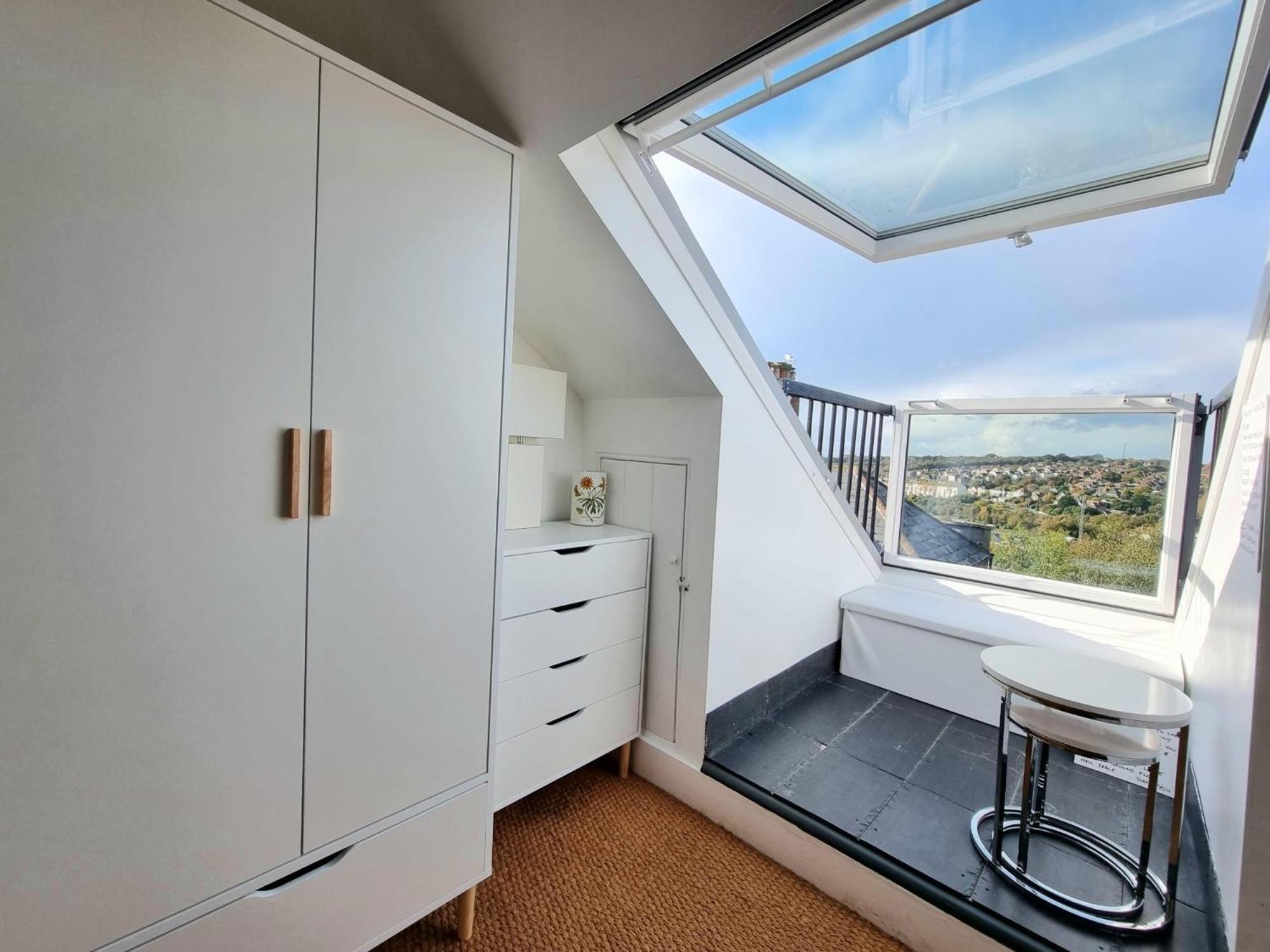 West Hill Retreat Seaview Balcony Chic Loft Studio & Free Parking Hastings Buitenkant foto